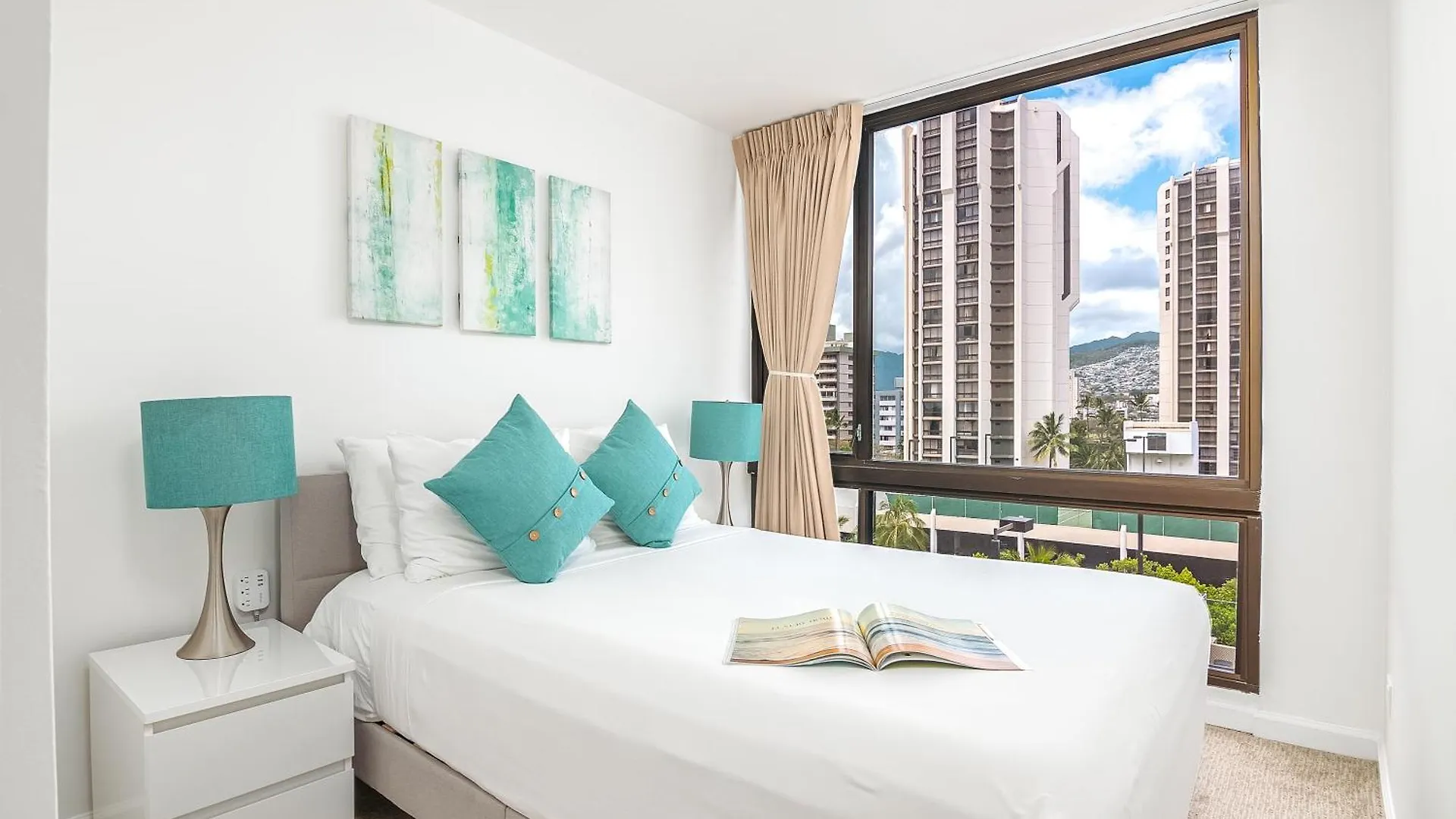 Lejlighed Newly Renovated 2 Bedroom Condo, 1 Block To Waikiki Beach, Free Parking Honolulu USA