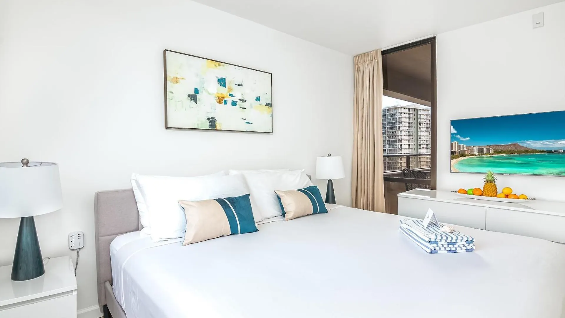 Lejlighed Newly Renovated 2 Bedroom Condo, 1 Block To Waikiki Beach, Free Parking Honolulu