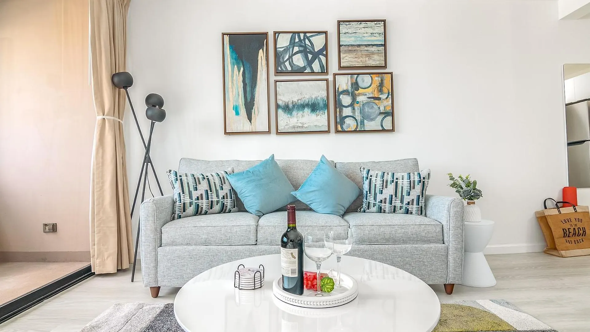 דירה הונולולו Newly Renovated 2 Bedroom Condo, 1 Block To Waikiki Beach, Free Parking