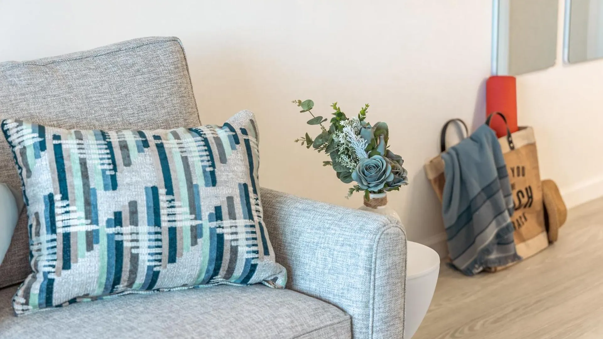 הונולולו Newly Renovated 2 Bedroom Condo, 1 Block To Waikiki Beach, Free Parking ארצות הברית