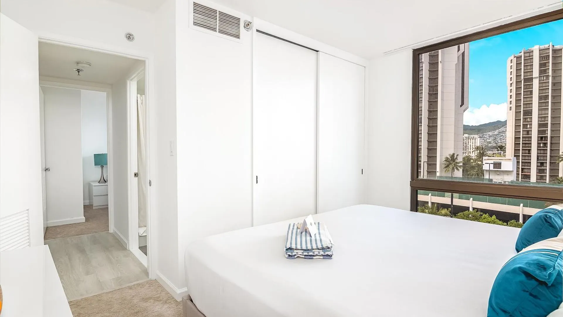 דירה הונולולו Newly Renovated 2 Bedroom Condo, 1 Block To Waikiki Beach, Free Parking