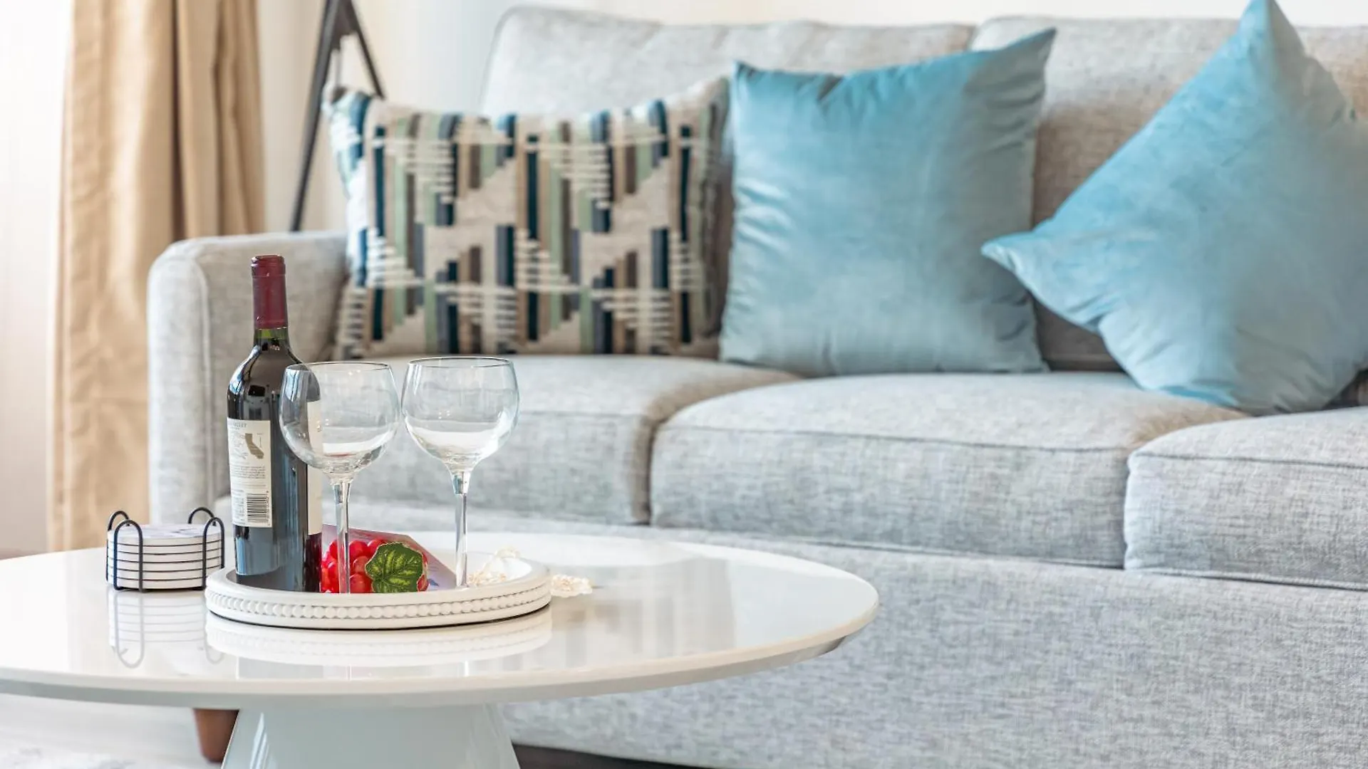 דירה הונולולו Newly Renovated 2 Bedroom Condo, 1 Block To Waikiki Beach, Free Parking