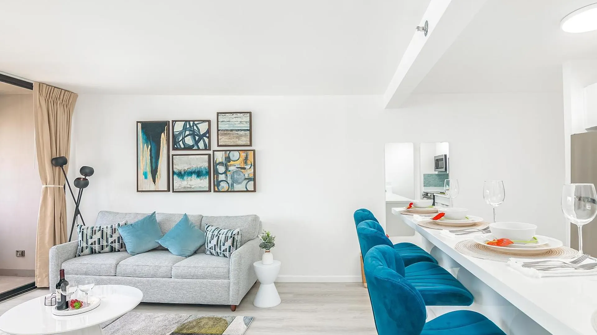 הונולולו Newly Renovated 2 Bedroom Condo, 1 Block To Waikiki Beach, Free Parking דירה