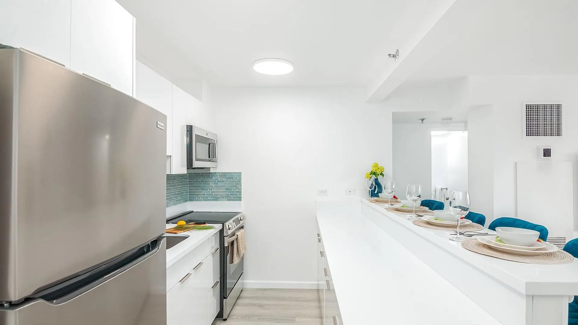 הונולולו Newly Renovated 2 Bedroom Condo, 1 Block To Waikiki Beach, Free Parking
