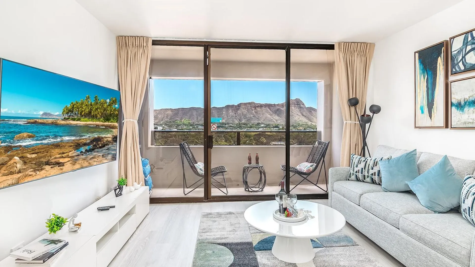 דירה הונולולו Newly Renovated 2 Bedroom Condo, 1 Block To Waikiki Beach, Free Parking