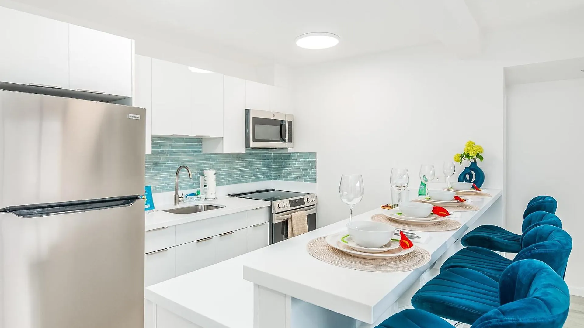 הונולולו Newly Renovated 2 Bedroom Condo, 1 Block To Waikiki Beach, Free Parking