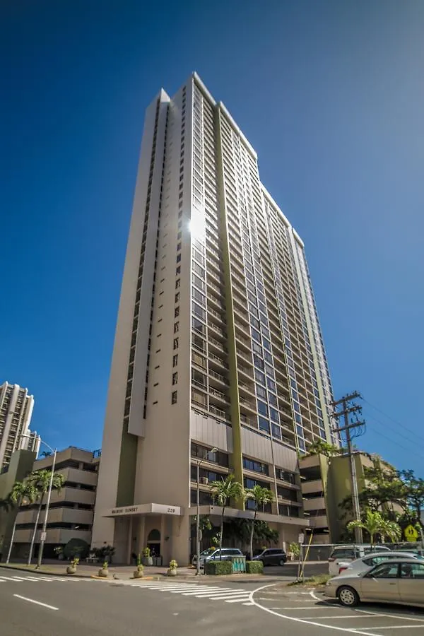 הונולולו Newly Renovated 2 Bedroom Condo, 1 Block To Waikiki Beach, Free Parking דירה